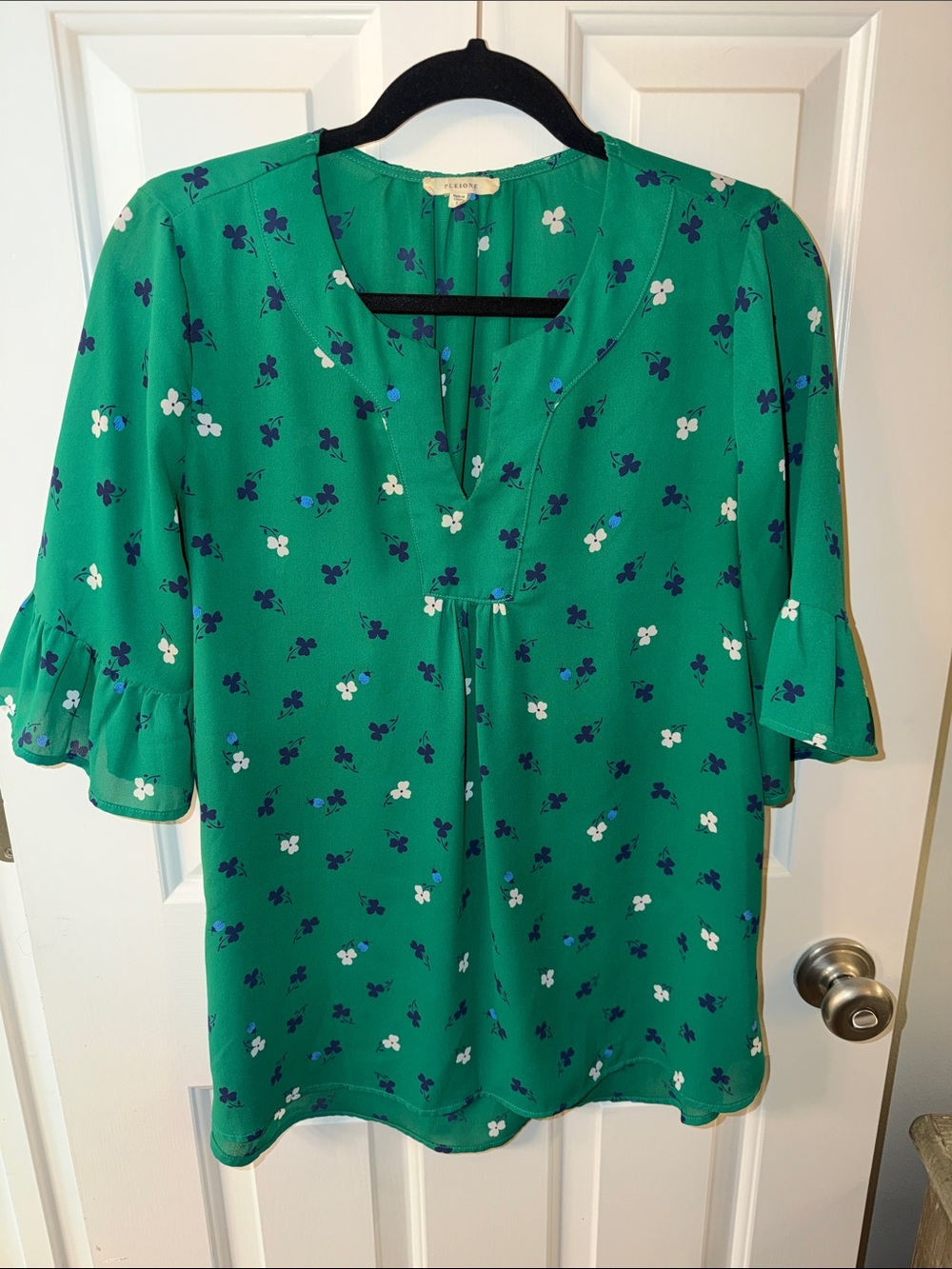 Green Floral Keyhole Ruffle-Sleeve Blouse